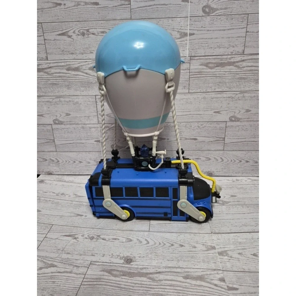 Fortnite Battle Royale Collection Battle Bus Vehicle 2018 Epic Toy not working